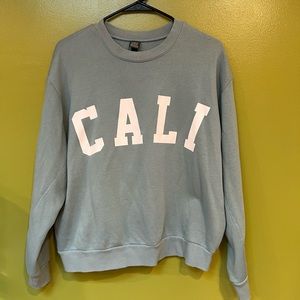 GENTLY WORN OVERSIZED CREWNECK!